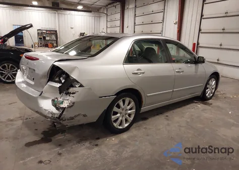 2006 Honda Accord 3.0 Ex из США, поврежденный, VIN 1HGCM66826A030915